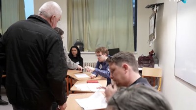 Lokalne izbore u deset opština pratiće nikad veći broj posmatrača, među njima neki su i "lažni"