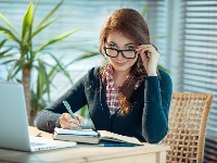 GENIJI se rađaju u ovih 7 ZNAKOVA, tvrde astrolozi: Misle brzinom svetlosti - od njih nema pametnijih 