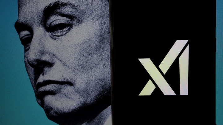 Zaposleni u firmi Ilona Maska RADIO 36 SATI BEZ SNA- internet EKSPLODIRAO (FOTO)