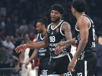 Pogledajte kako je Tajrik Džons reagovao na uvrede navijača (VIDEO)