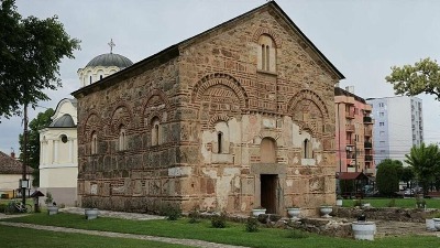 Sa fantomkom upao u crkvu u Lipljanu i odneo zastavu SPC