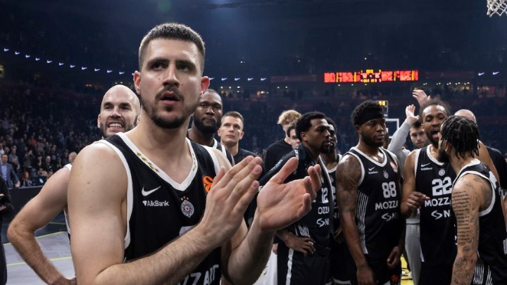 "Da mu pripališ tri šamara": Poznati borac udario na igrače Partizana, jednog posebno isprozivao (FOTO)