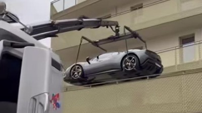 Parkirao "ferari" vredan 400.000 evra na terasi stana u Beču (VIDEO)