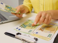 Ova 4 znaka će najviše zarađivati u 2026. godini: Čeka ih finansijski uspeh - pare će im se lepiti za prste 