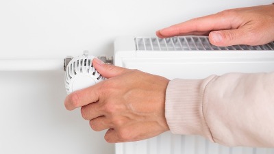 Ovo je NAJNIŽA TEMPERATURA na termostatu za grejanje kako biste sprečili zamrzavanje cevi bez većih računa za struju 