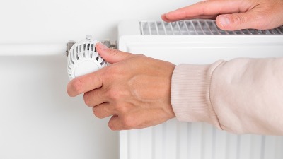 Doktori upozoravaju na temperaturu u sobama: Podesite termostat i spasite se od VLAGE I VIRUSA