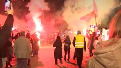 Baklje, pesma i ovacije: Evo kako je Šid dočekao studente