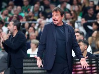 Ataman udario na Monekea!