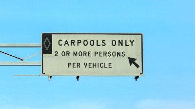 Novi saobraćajni znak počeo da se koristi u Evropi - donosi kazne i do 200 evra, a evo šta tačno znači