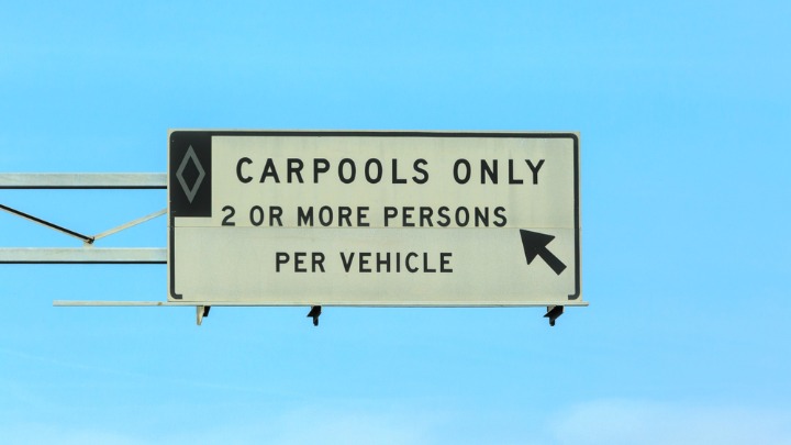 Novi saobraćajni znak počeo da se koristi u Evropi - donosi kazne i do 200 evra, a evo šta tačno znači