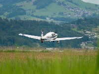 Uznemirujući snimak: Avion se iznenada srušio u dvorište (VIDEO)