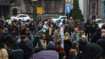 Studenti blokirali raskrsnicu u Nišu u znak podrške studentima koji blokiraju RTS