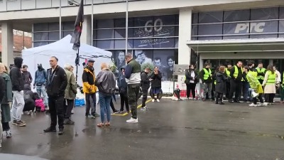 Zaposleni kroz suteren ušli u RTS (FOTO)