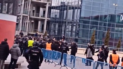 Haos u Madridu: Sukob navijača i policije (FOTO, VIDEO)