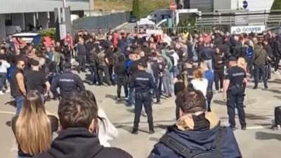 Vulinovi blokaderi otišli sa kapije N1, zaposleni u Erport sitiju ih ispratili aplauzom i uzvikivali "ćaci, ćaci" (VIDEO, FOTO)