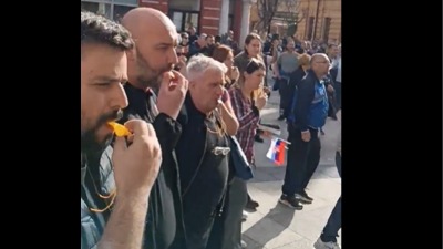 Čačani ispred Skupštine grada gde se održava sednica: "Pumpaj" (VIDEO)