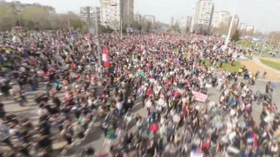 Traktori, trobojke i pune ulice: Pogledajte snimak iz drona na NBG (VIDEO)