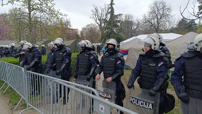 Država povećava plate policiji