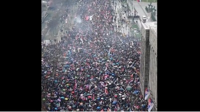 Nepregledna kolona: Pogledajte scene iz Beograda sa velikog protesta (VIDEO)