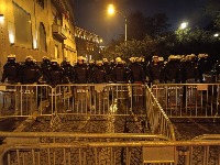 Zašto više NE SMEŠ da priđeš policajcu u Srbiji?