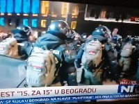 Žandarmerija se pozdravlja s građanima, oni im aplaudirali (VIDEO)