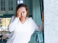 PROBUDITE SE U PANICI? Evo šta zapravo znači "eksplozija" u glavi!