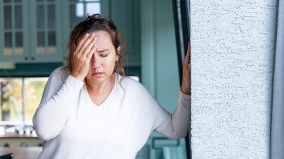 PROBUDITE SE U PANICI? Evo šta zapravo znači "eksplozija" u glavi!