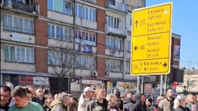 Poljoprivrednici SNS-ovcu pevali "Izađi mala", pa dobili poziv na sud (VIDEO)