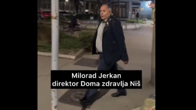 Direktor Doma zdravlja u Nišu ZASUT JAJIMA: Besni građani ga vređali (VIDEO)