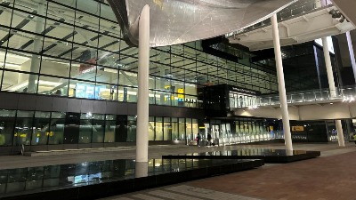 Drama na aerodromu Hitrou: Policajci naoružani do zuba (VIDEO)