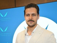 Miloš Biković objavio URNEBESAN VIDEO sa skijanja: Naš glumac igra i vrti cipele u rukama - HIT (VIDEO) 