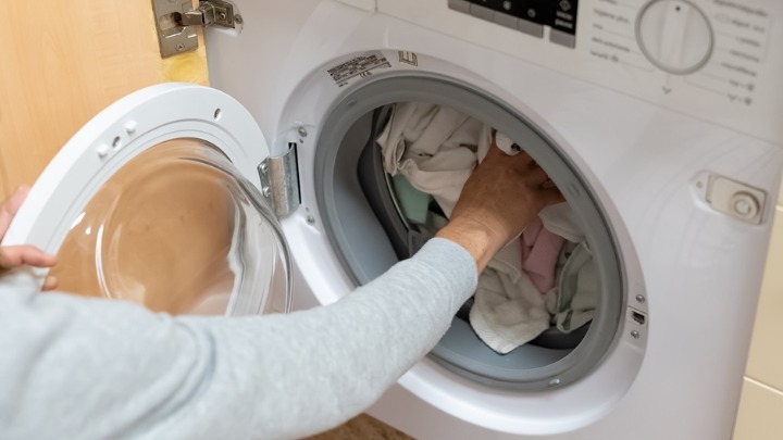 Ubacite jednu stvar u veš mašinu, privlači prljavštinu kao MAGNET