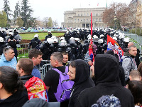 STUDENTI SNIMILI NIŠKE ĆACIJE Posle lažnih policajaca... režim podmeće LAŽNE VETERANE (FOTO)