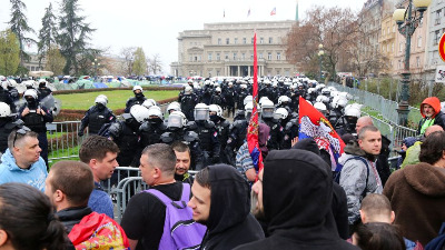 STUDENTI SNIMILI NIŠKE ĆACIJE Posle lažnih policajaca... režim podmeće LAŽNE VETERANE (FOTO)