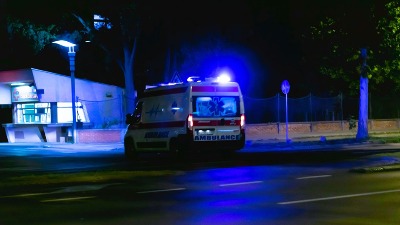 Sudar na Konjarniku, delovi automobila svuda po ulici (VIDEO)