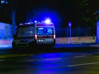 Auto pokosio devojku u Vojislava Ilića: Pretrčavala ulicu van pešačkog