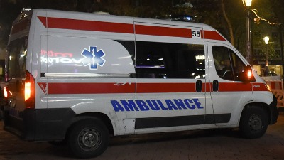UŽAS kod Boleča: Auto se prevrnuo na krov, saobraćaj obustavljen (FOTO)
