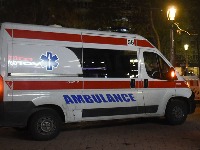 Užas u Lučanima: Motociklista oborio roditelje sa detetom