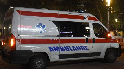 Pokret Tvrđava: SNS-ovac napravio žurku u vozilu Hitne pomoći u Smederevu (VIDEO)