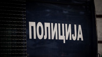 Lisice za trojicu muškaraca: Sumnjiče se za paljenje kamiona!
