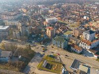 Peckanja u vrhu čačanskih SNS-ovaca razotkrila bahaćenje: Jakna od 800 evra, "isparili" telefoni