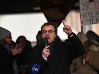 Bakić: Vlada Mandić ne zna ćirilicu, ali zna da preti