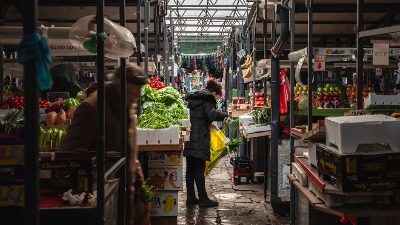 "Smanji leba": Nabavka od skoro 16.000 na Kalenić pijaci je sve ŠOKIRALA (FOTO)