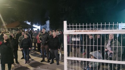 Protest ispred dečijeg dispanzera zbog smrti dečaka (FOTO)