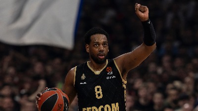 Raspucali Efes "utišao" Kaunas: Ubedljiv poraz Žalgirisa