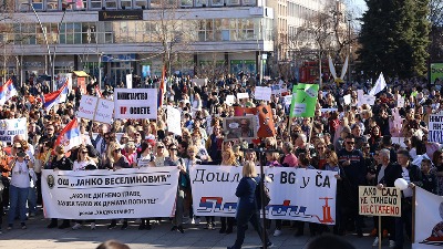 Sme li država da potroši novac od neisplaćenih plata prosvetarima?