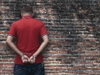  Policijski inspektor priveden u Požarevcu zbog saradnje sa "vračarcima“