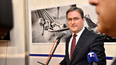 Ujedinila se sva filmska udruženja, zahtevaju hitnu i neopozivu ostavku Selakovića Ujedinila se sva filmska udruženja, zahtevaju hitnu i neopozivu ostavku Selakovića