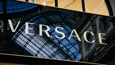 Senzacija u svetu mode: Prada kupuje Versaće, cifra je vrtoglava