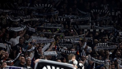 Tresla se Arena: Grobari imali poruku za "ćacije" (VIDEO)